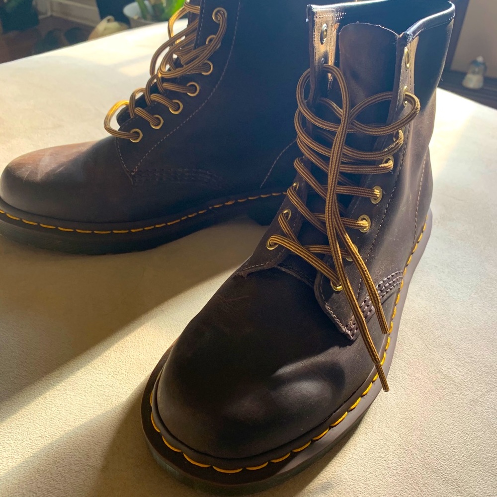 Doc Martens boots Men's 8 Women's 9